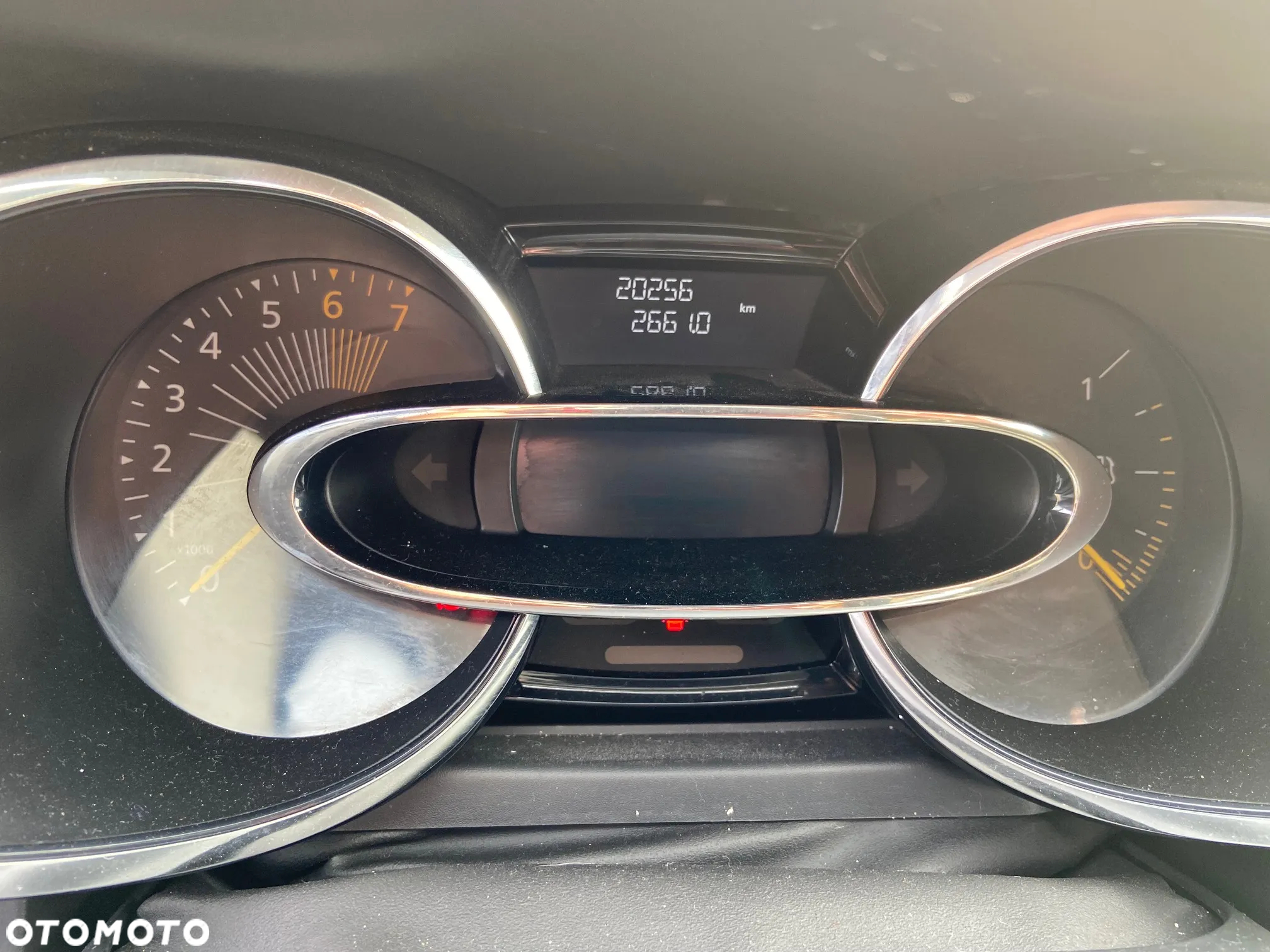 Renault Clio 1.2 16V 75 LIMITED - 6