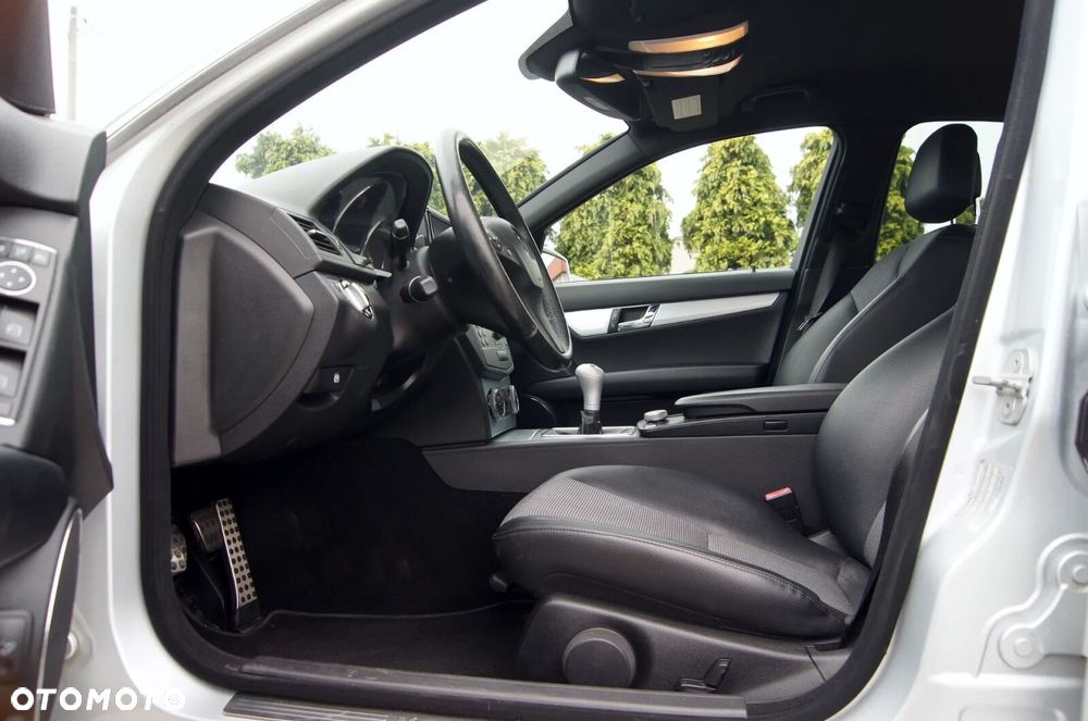 Mercedes-Benz Klasa C 250 CDI Avantgarde Edition - 9
