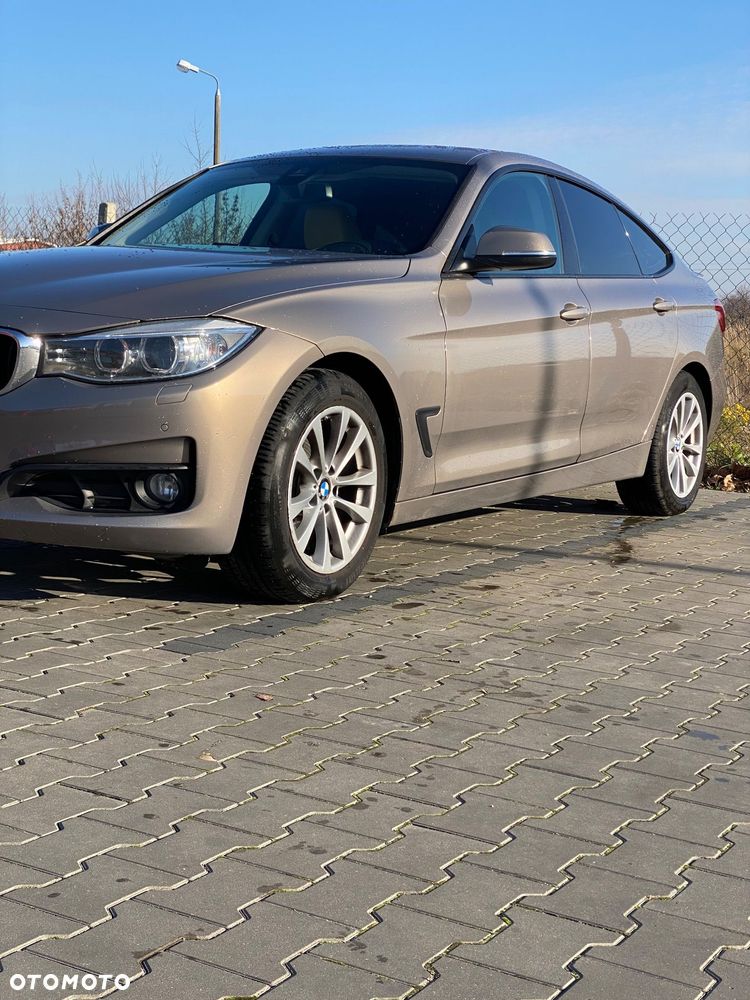 BMW Seria 3 318d - 15