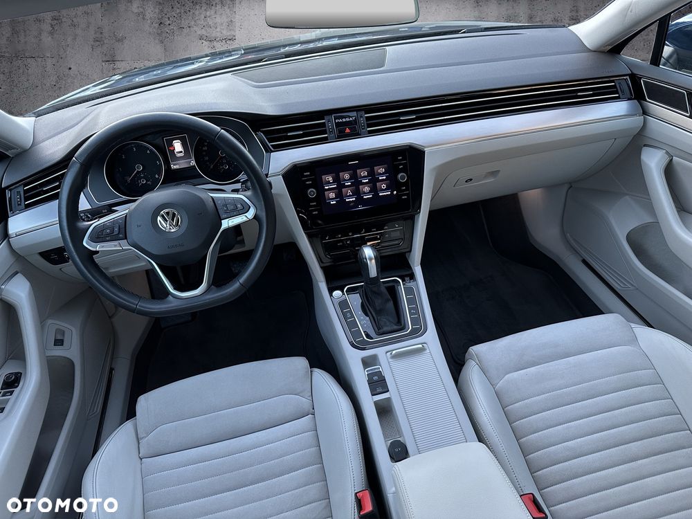 Volkswagen Passat Variant 2.0 TDI SCR DSG Elegance - 7