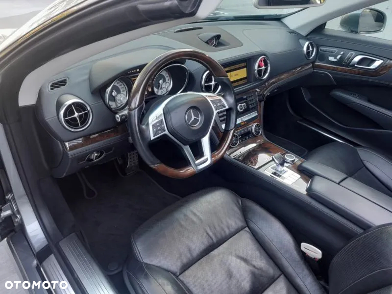 Mercedes-Benz SL - 15