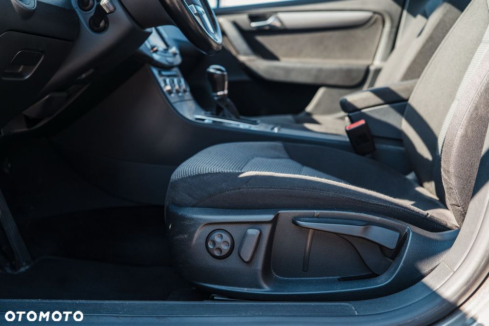 Volkswagen Passat 2.0 TDI Comfortline - 17