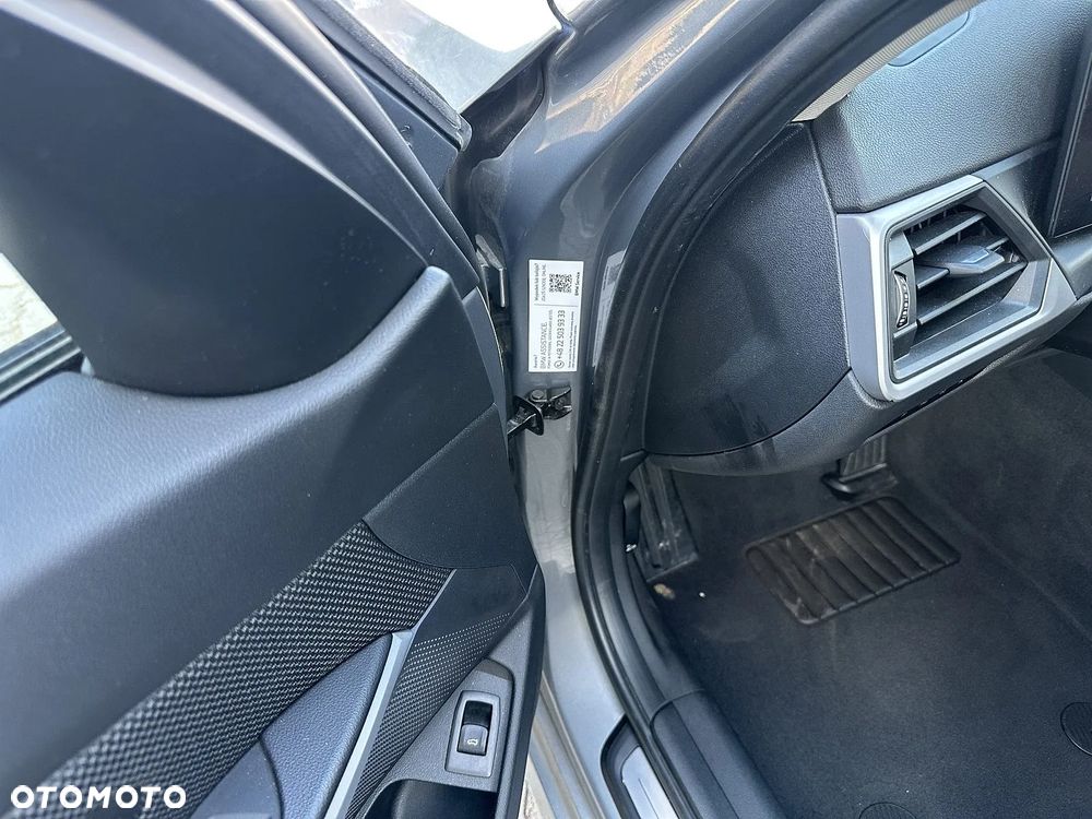 BMW Seria 3 318d MHEV - 8