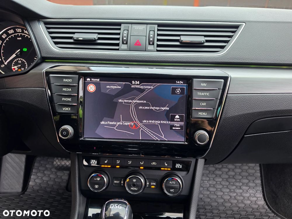 Skoda Superb 2.0 TDI DSG Premium Edition - 22