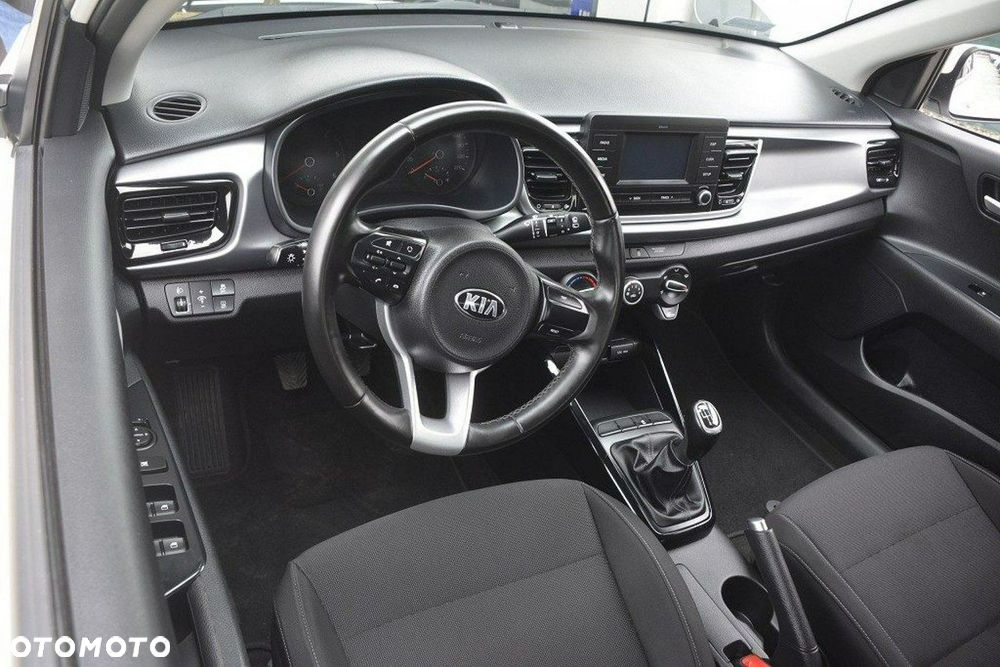 Kia Rio - 11