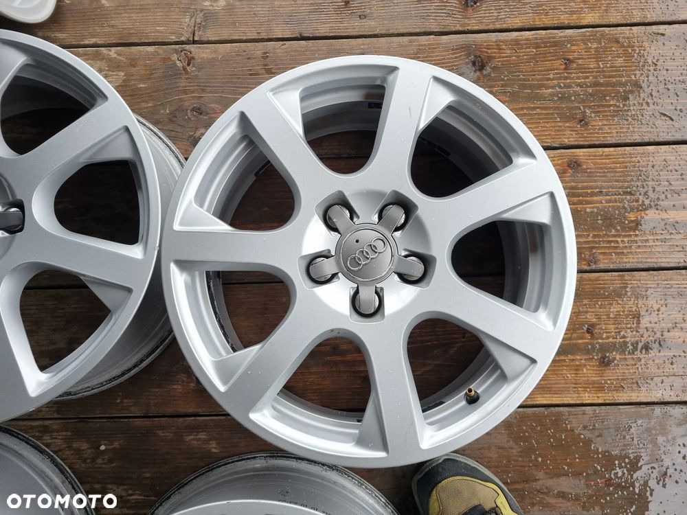 AUDI 8R0 Q5,A4 B8,A5 alu 7X17 ET37 5X112 super stan - 5