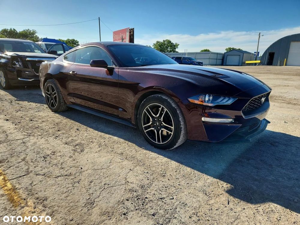 Ford Mustang - 1