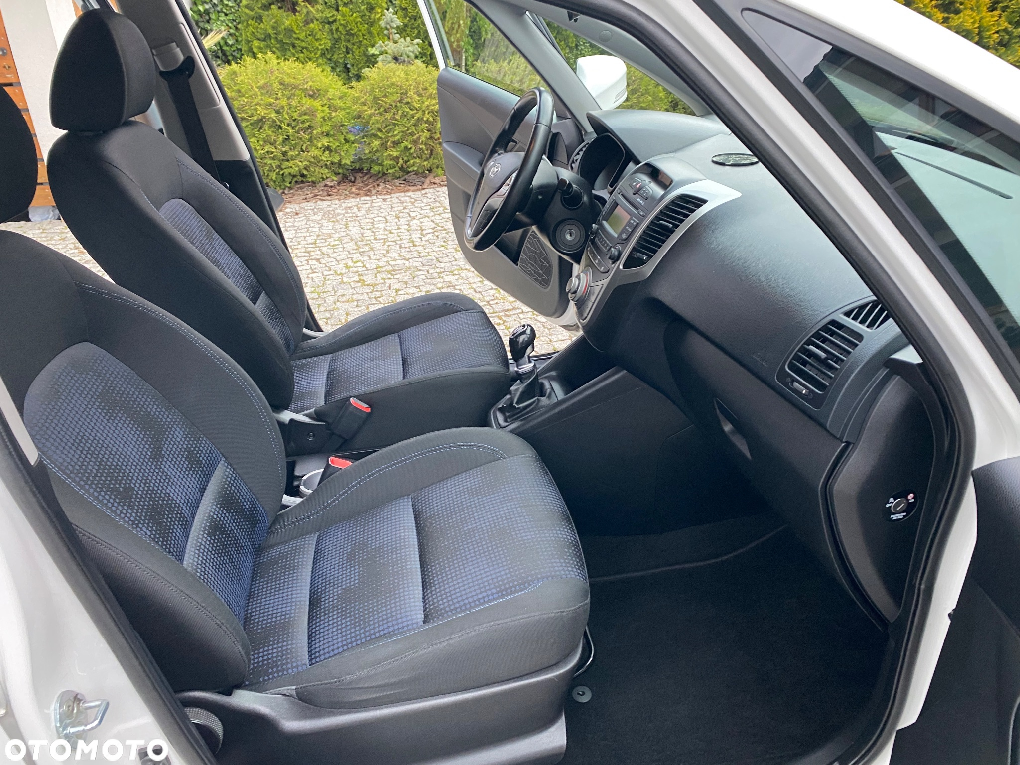 Hyundai ix20 1.4 Premium blue - 25
