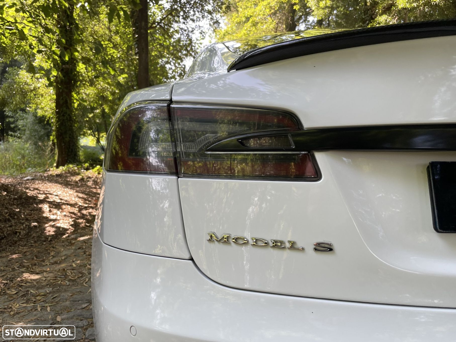 Tesla Model S 90D - 9