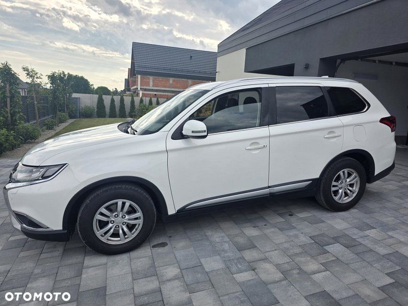 Mitsubishi Outlander 2.0 Intense + Navi 4WD CVT - 13