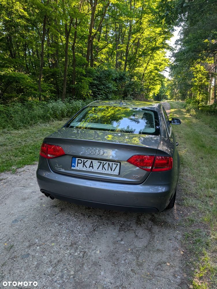 Audi A4 Limousine - 9