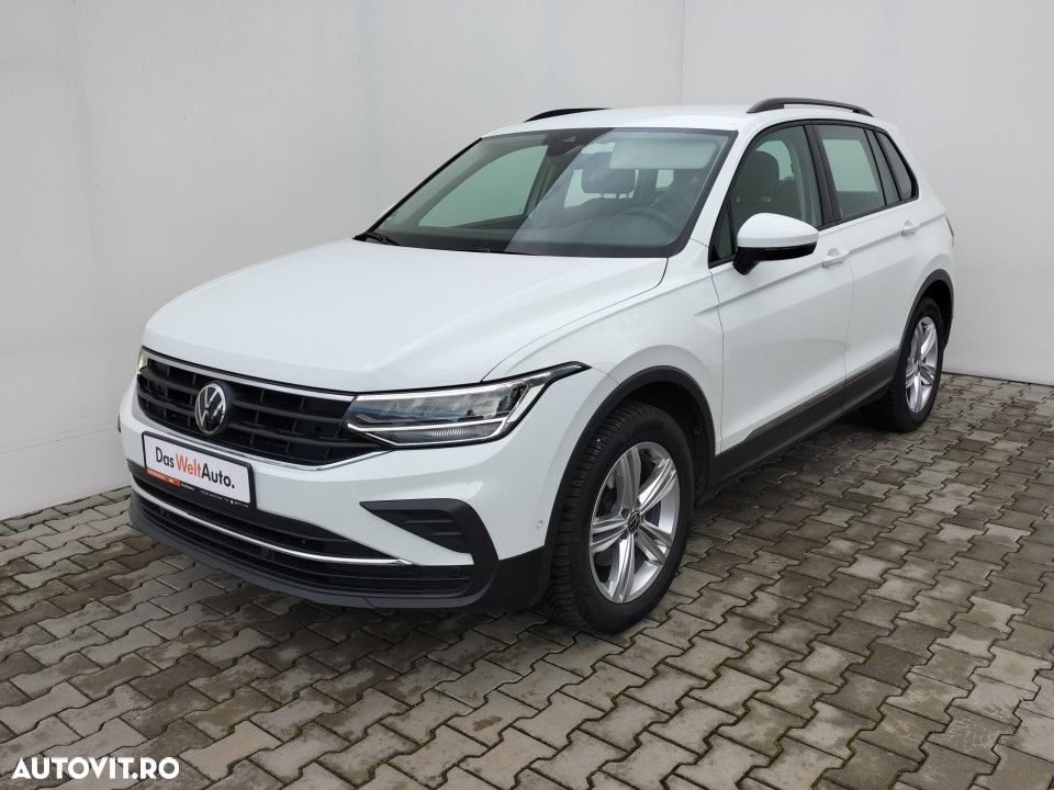 Volkswagen Tiguan - 1