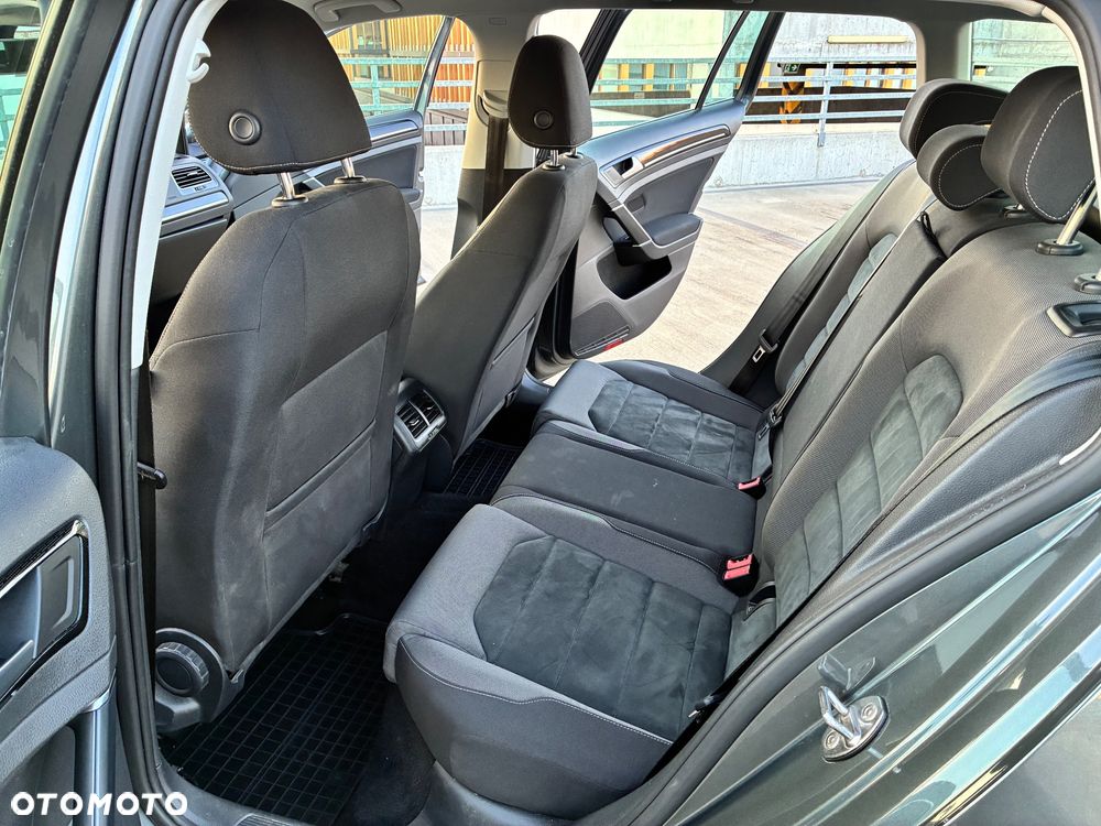 Volkswagen Golf - 10