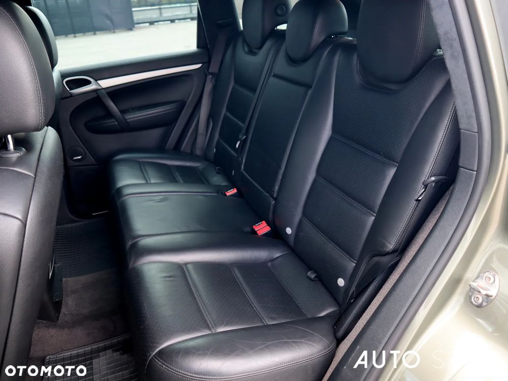 Porsche Cayenne - 34