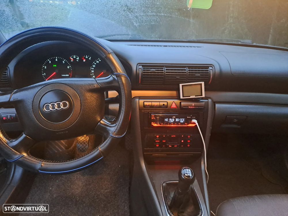 Audi A4 Avant 1.6 Attraction - 6