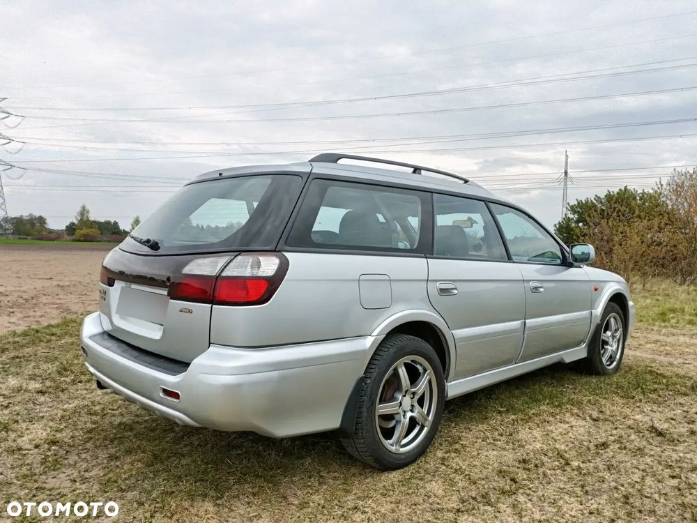 Subaru Outback 3.0 H6 - 5
