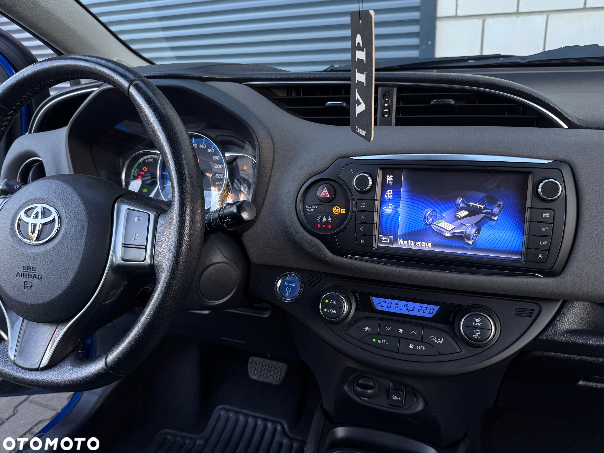 Toyota Yaris Hybrid 100 Premium - 31