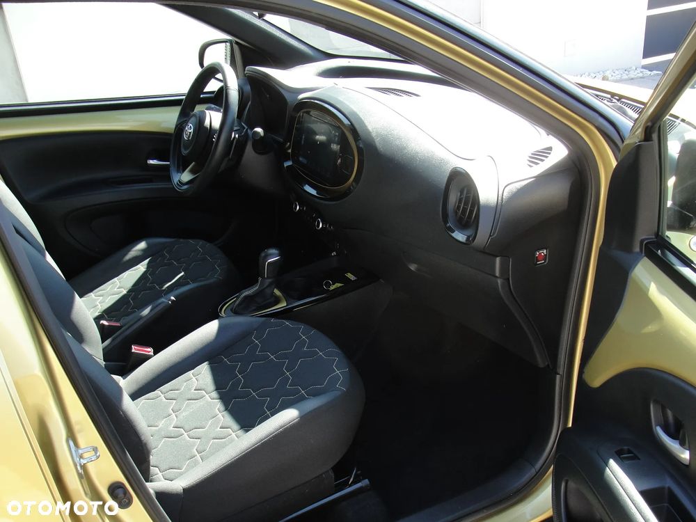 Toyota Aygo X x-shift x-clusive Style Selection - 8