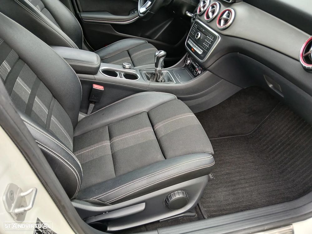Mercedes-Benz CLA 200 (CDI) d Urban - 11