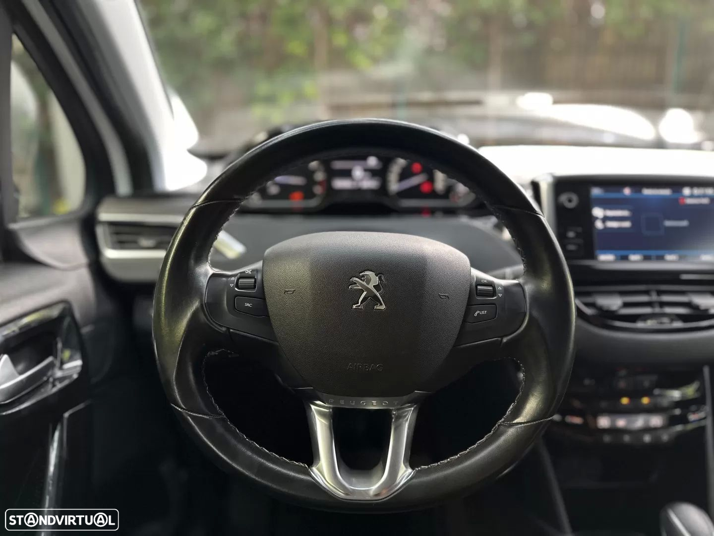 Peugeot 208 1.2 PureTech Allure EAT6 - 25