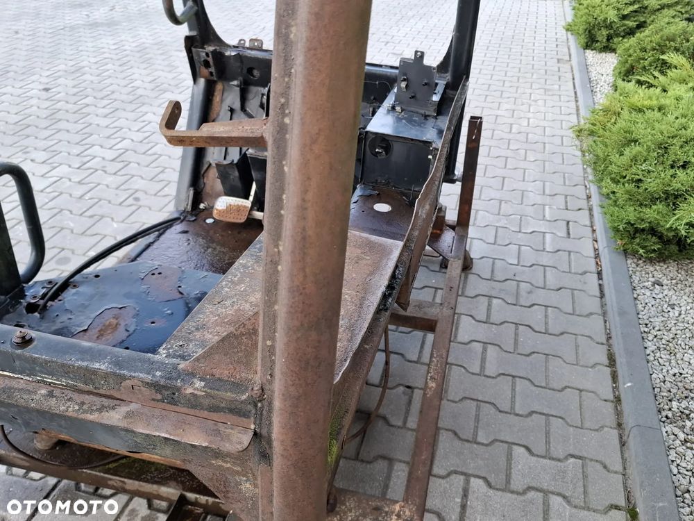 KABINA JCB T2 T3 530 531 535 540 536 - 5