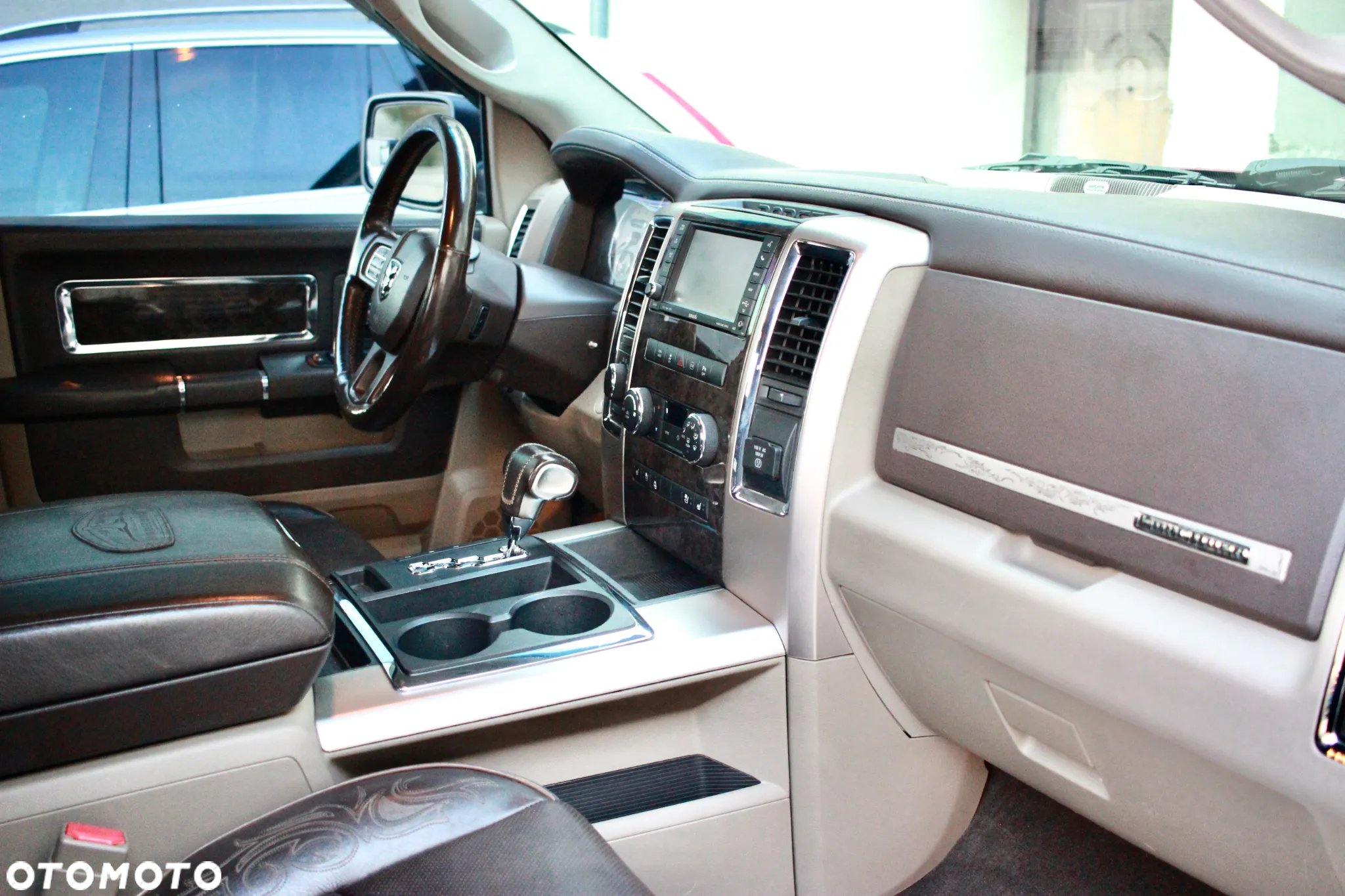 Dodge RAM 1500 5.7 4x4 - 12