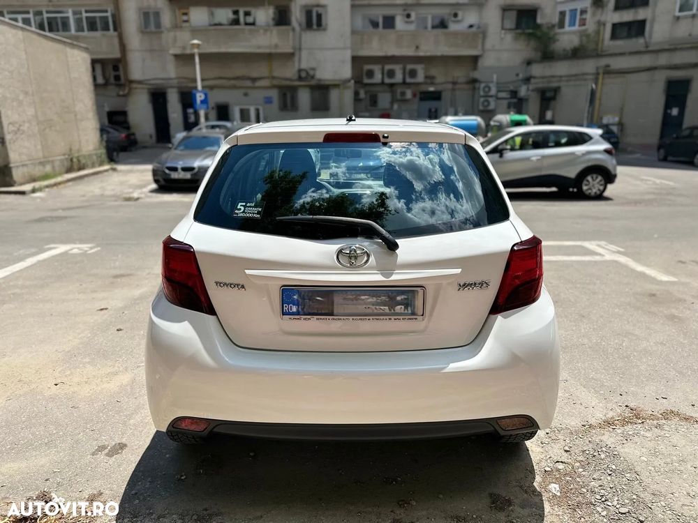 Toyota Yaris 1.33 L Dual VVT-i 5D Multidrive S Luna - 3