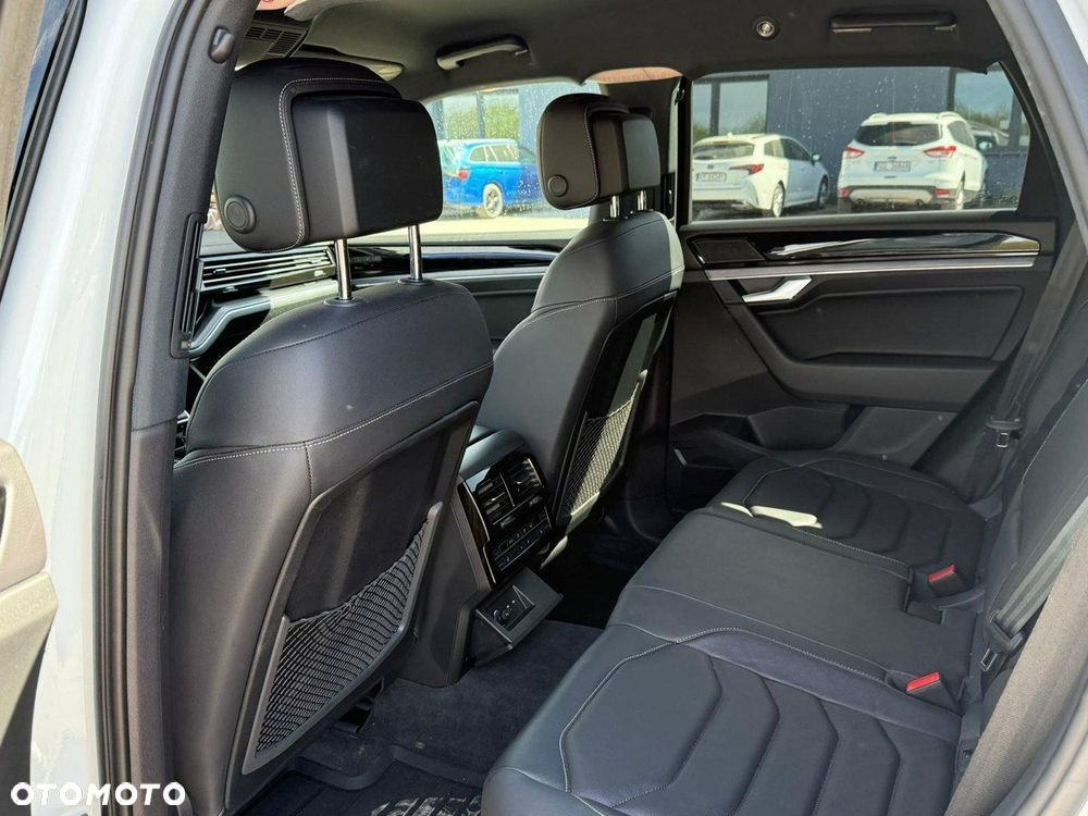 Volkswagen Touareg 3.0 V6 TDI SCR 4Motion Automatik R-Line - 12