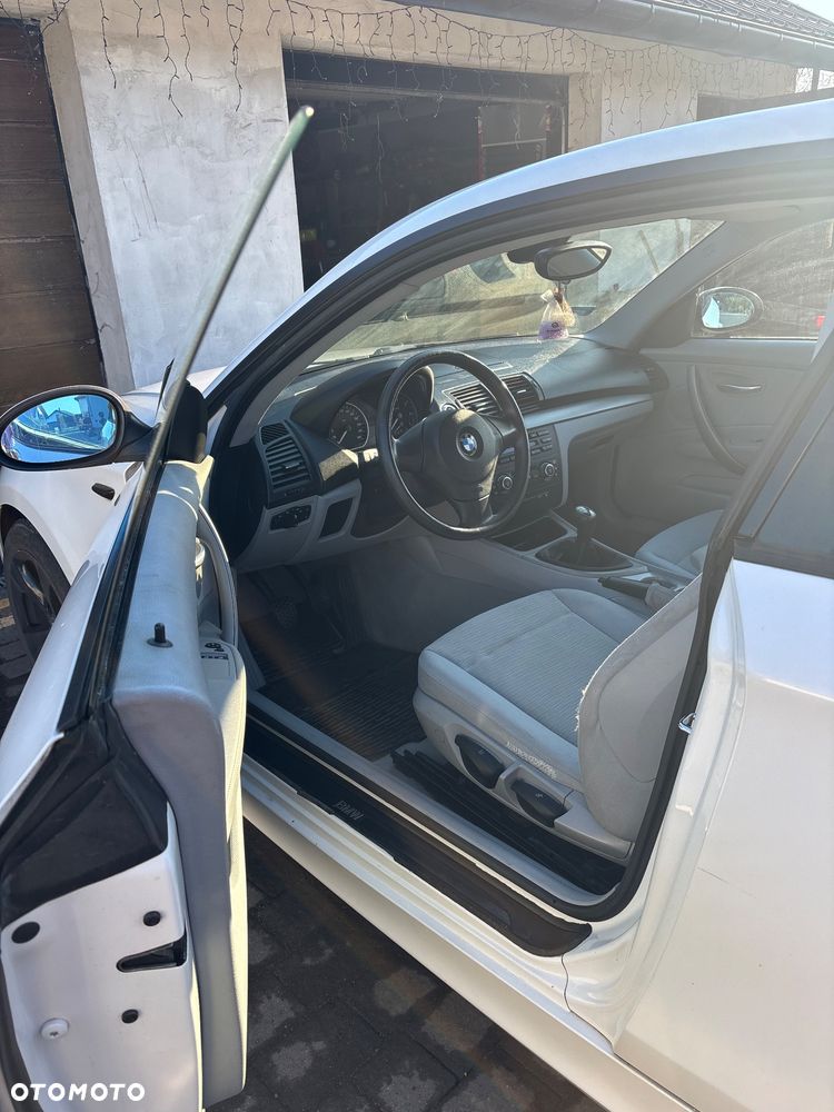 BMW Seria 1 116i - 11