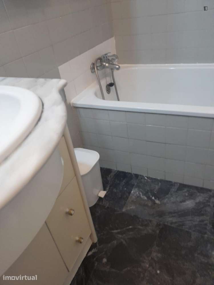 Quarto - localizado em Bairro do Sol Coimbra - Grande imagem: 4/14