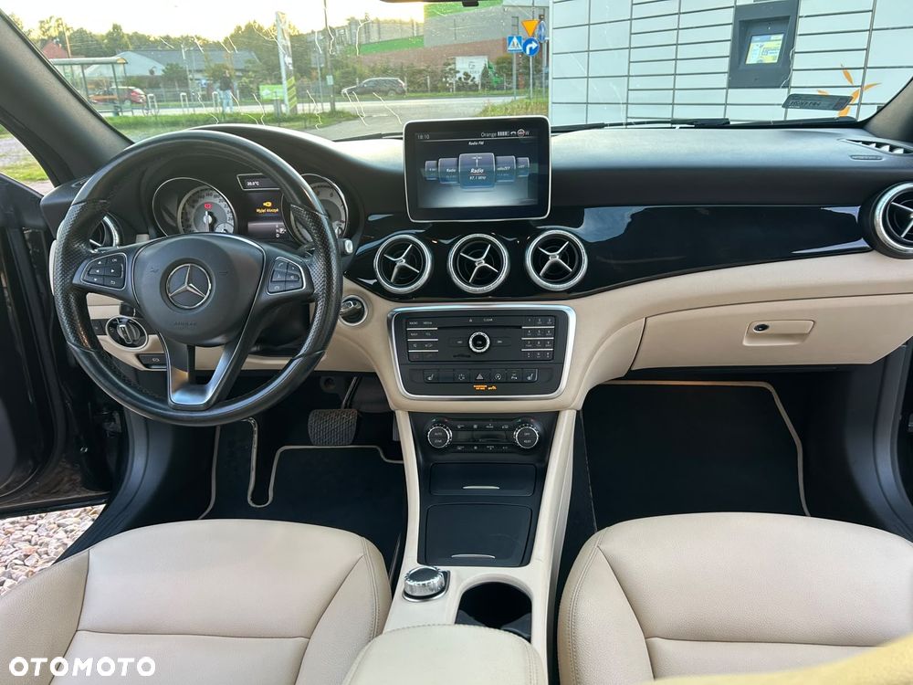 Mercedes-Benz CLA 250 4Matic 7G-DCT - 6