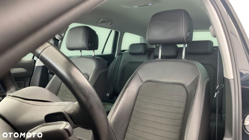Volkswagen Passat - 11