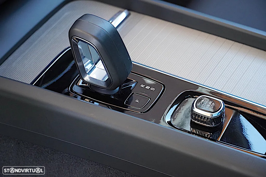 Volvo XC 60 2.0 T8 PHEV Plus Bright AWD - 29