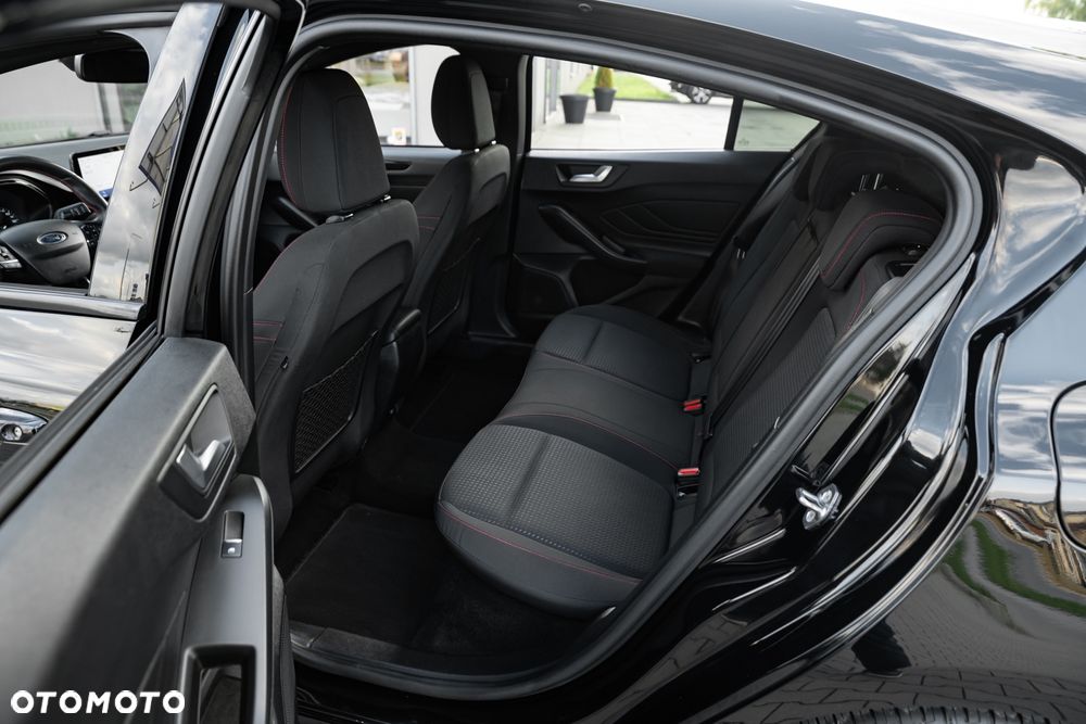 Ford Focus 1.0 EcoBoost ST-Line X - 22