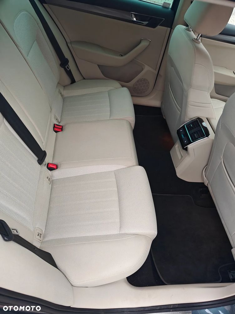 Skoda Superb 2.0 TSI Style DSG - 29