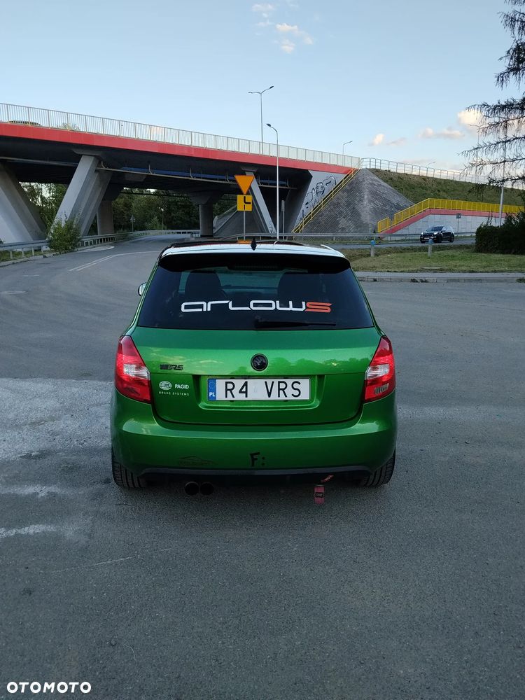 Skoda Fabia 2011 photo 4