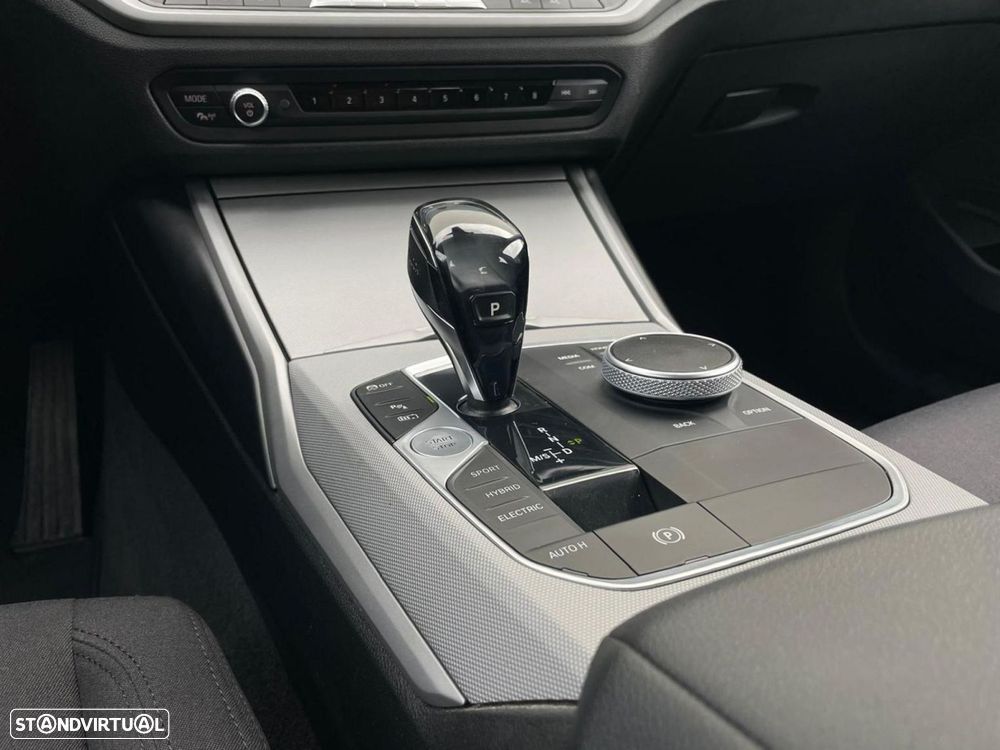 BMW 330 e Auto - 12