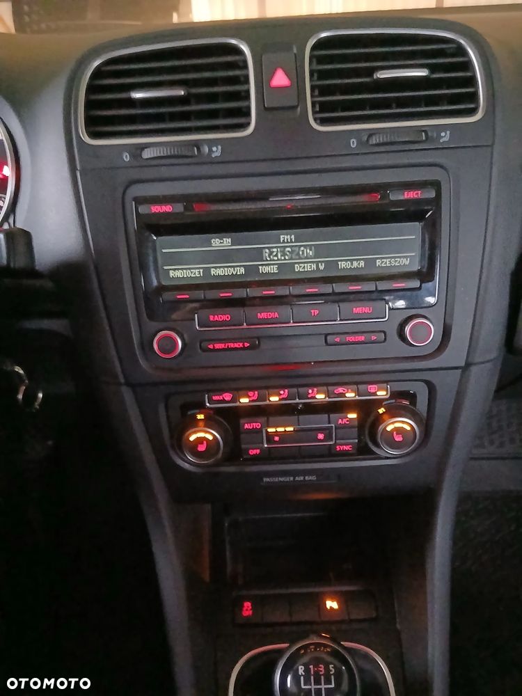 Volkswagen Golf 1.6 TDI BMT Comfortline - 8