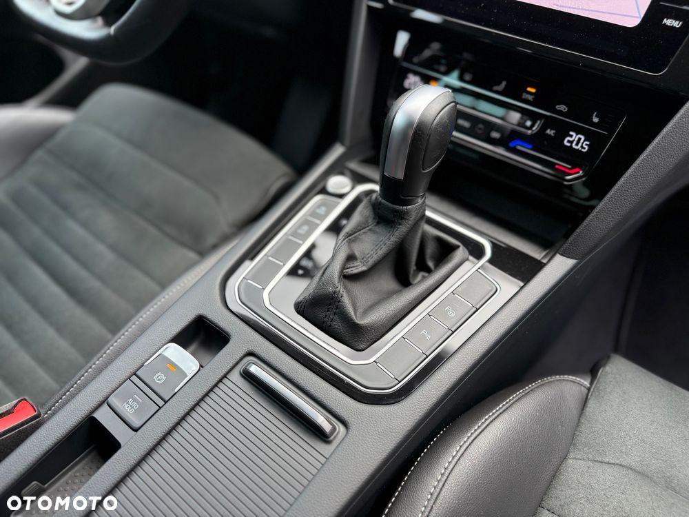 Volkswagen Passat - 13