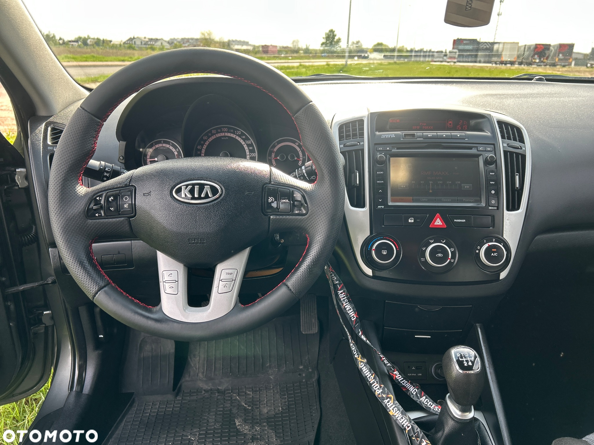 Kia Ceed - 14