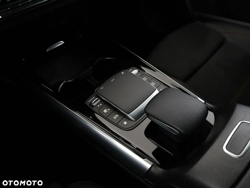 Mercedes-Benz Klasa B 250 e PHEV AMG Line 8G-DCT - 33