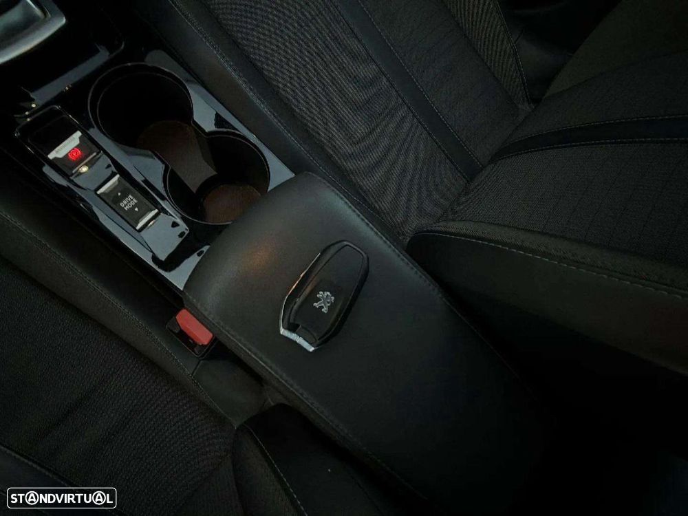 Peugeot 208 1.2 PureTech Allure Pack EAT8 - 11