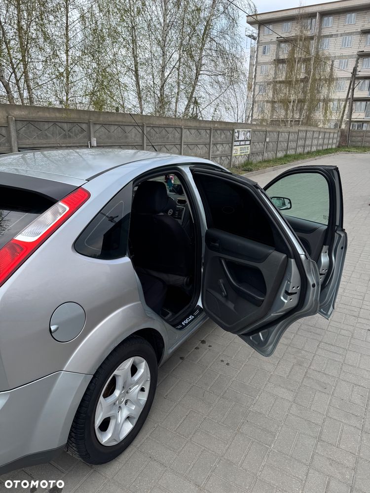 Ford Focus 1.6 TDCi DPF Ambiente - 15