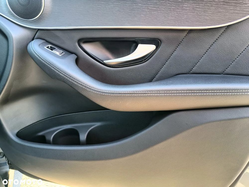 Mercedes-Benz GLC 220 d 4Matic 9G-TRONIC AMG Line - 11