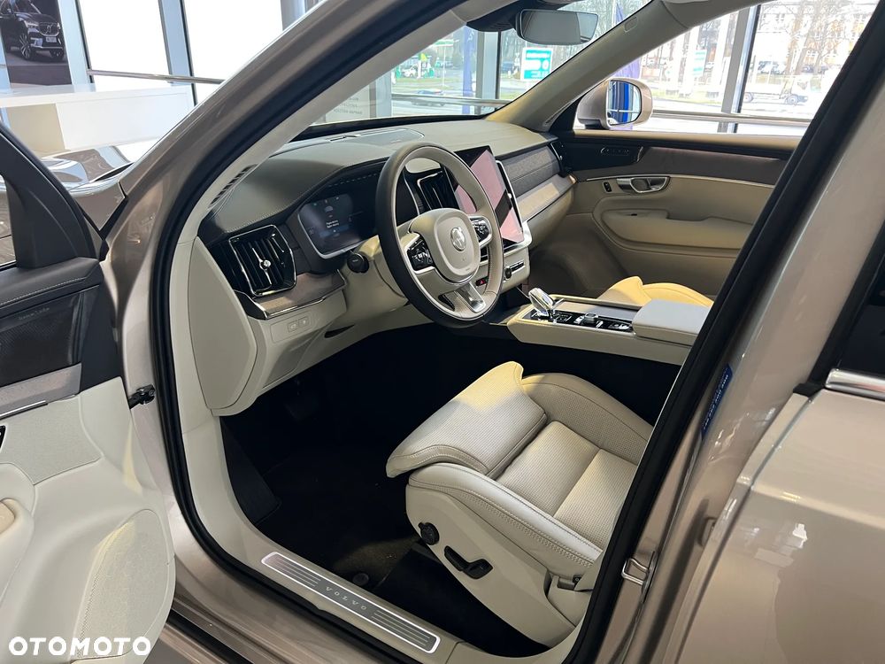 Volvo XC 90 T8 AWD Plug-In Hybrid Ultra Bright 7os - 8