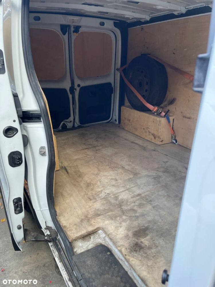 Renault Trafic - 15