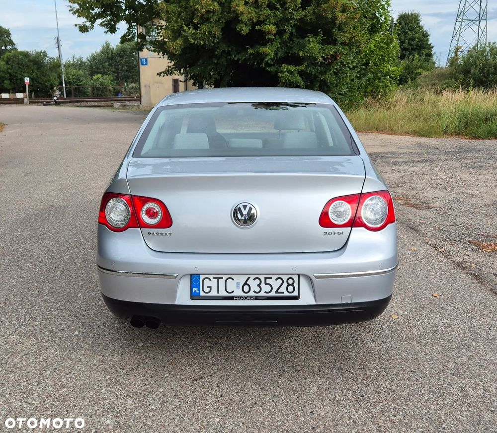 Volkswagen Passat 2.0 FSI Comfortline - 5