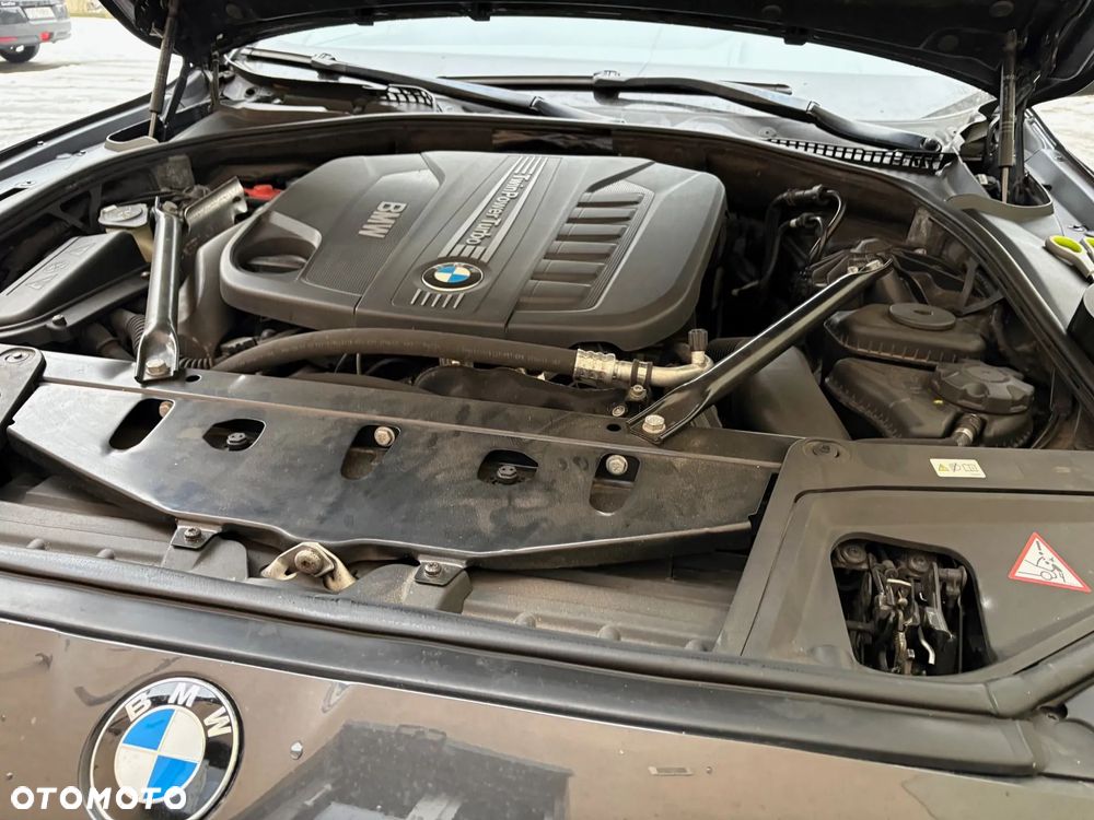 BMW Seria 5 530d xDrive Sport-Aut - 33