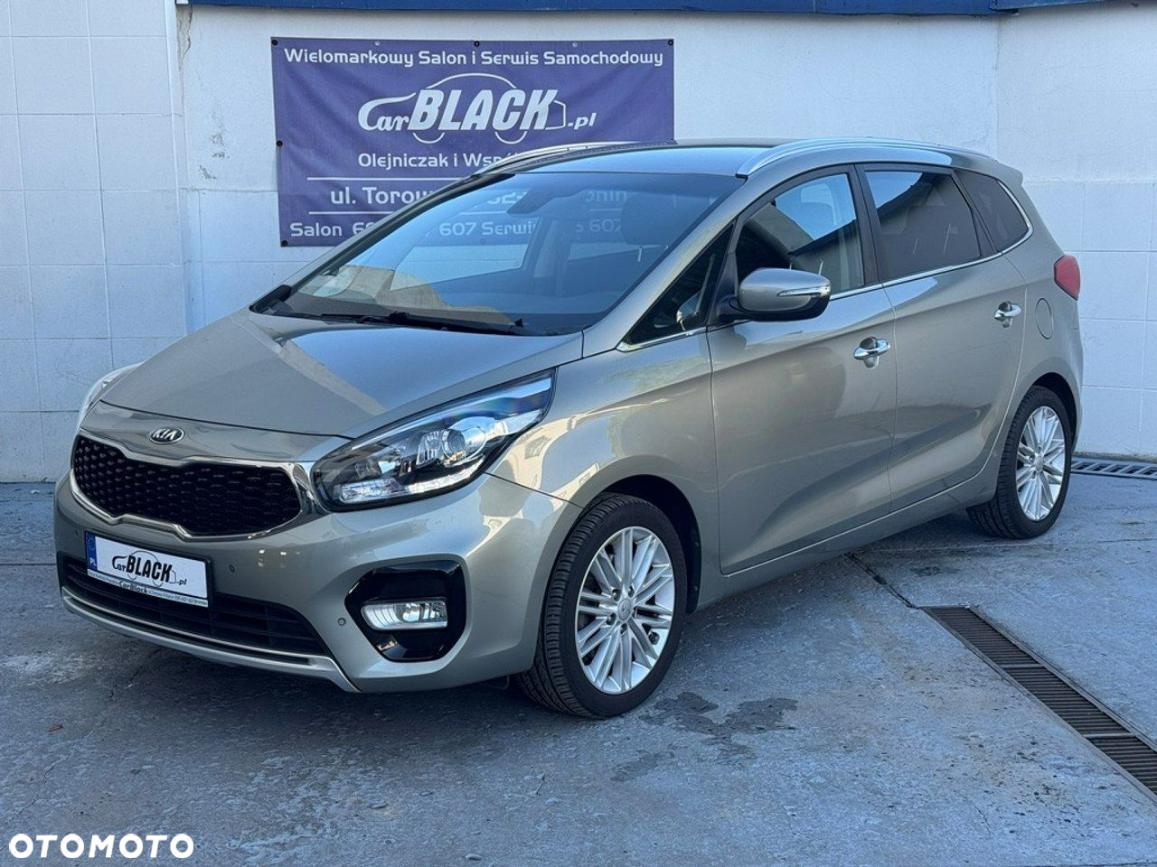 Kia Carens - 2