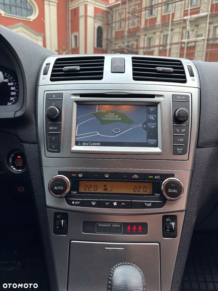 Toyota Avensis 2.2 D-CAT Sol - 19